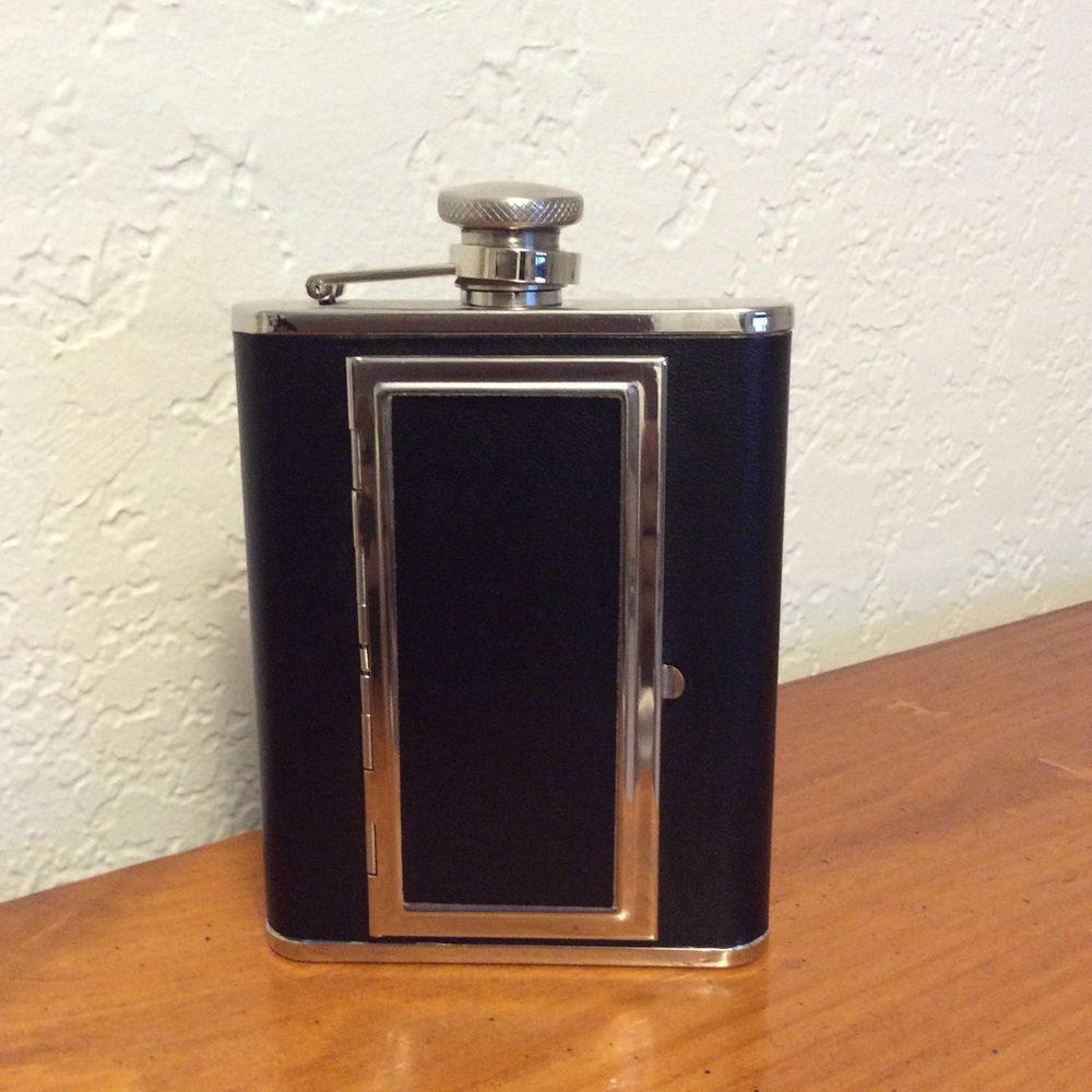 Perfect Pregame Flask and cigarette case